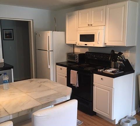 5th image of 11 Hudson St #A
