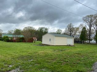 30 Howell Dr, Fayetteville, TN 37334