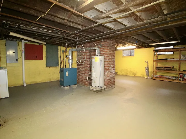 1044 N Main St — Photo 21