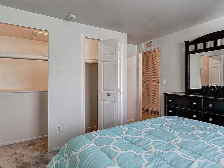 The Hamptons of Brownstown Apartments — Photo 6
