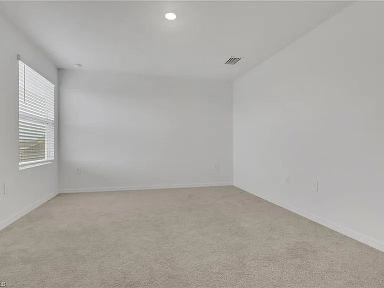 19550 Fairhill Ct — Photo 19