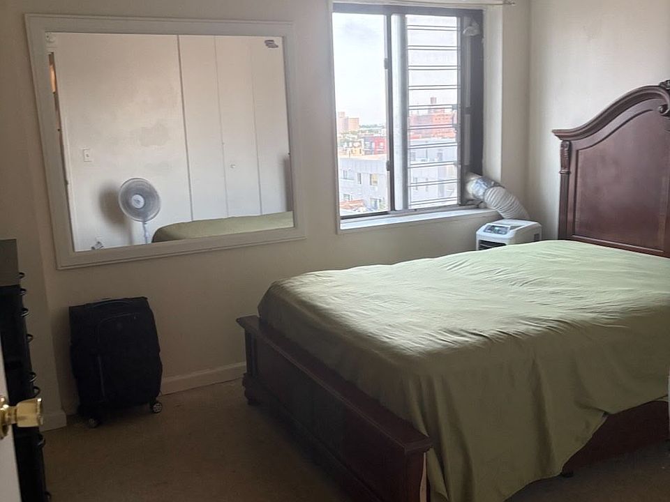 2nd image of 1903 Lexington Ave