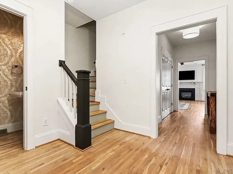 3426 Falls River Ave — Photo 5