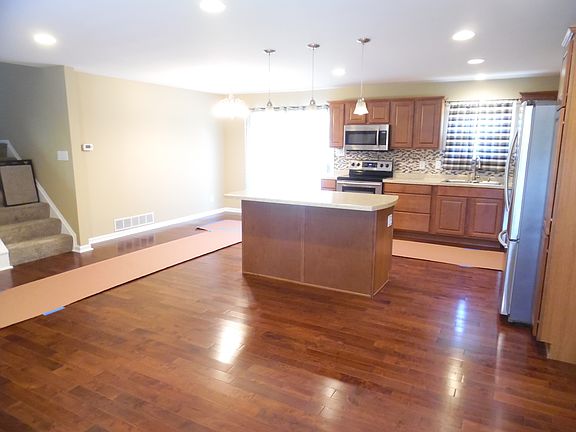 3rd image of 8760 Ashbrook Dr