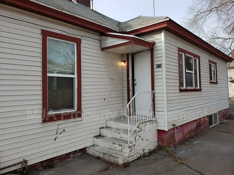 970 W Center St — Photo 2