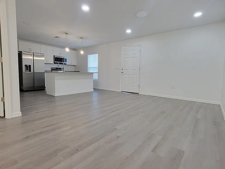 8192 N Pitcairn Way — Photo 4