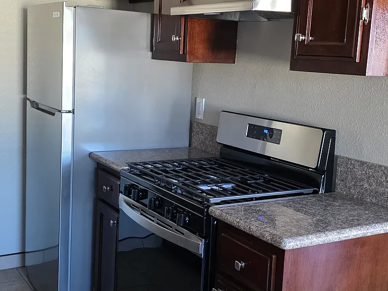 465 E Pasadena St #5 — Photo 3