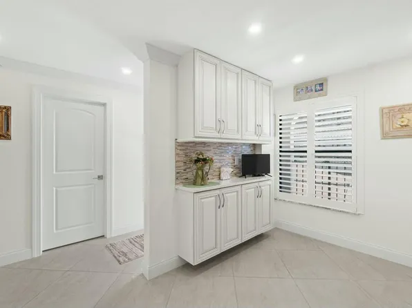 1627 Riverview Road #411, Deerfield Beach, FL 33441