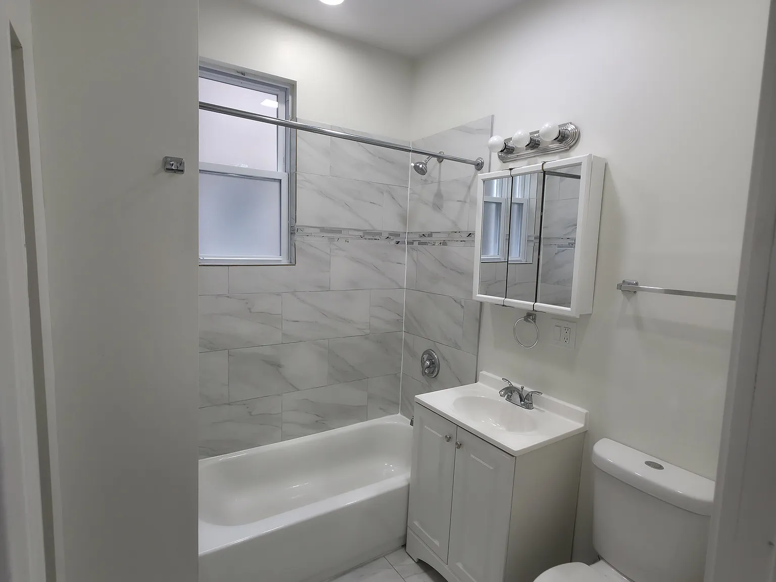2 bed, $1,900 — Photo 4