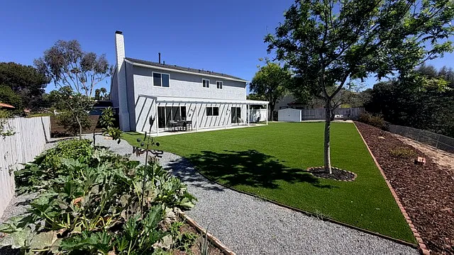 5 bed, 2352 sqft, $6,500 — Photo 2