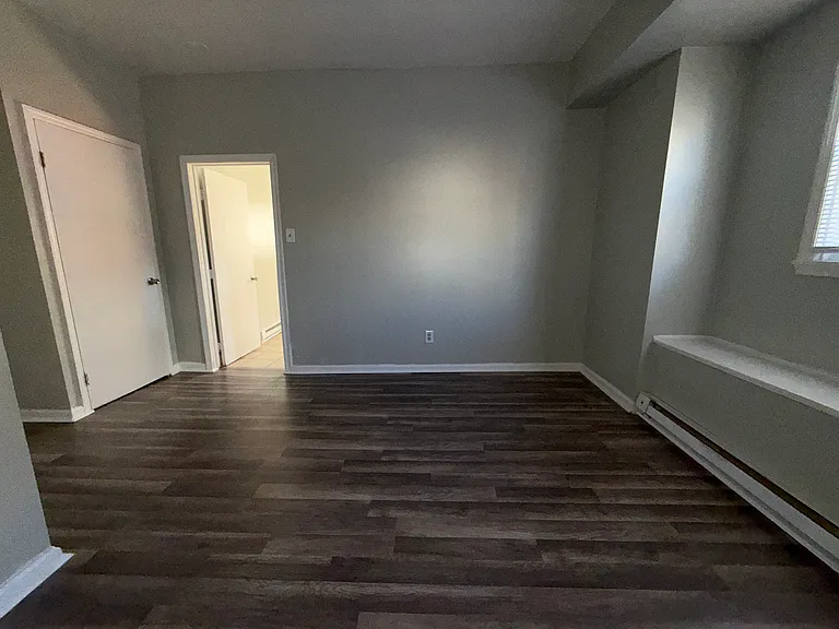 1727 Bridge St #1 — Photo 6