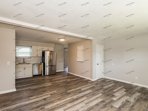 4th image of 613 Saint Jovite St