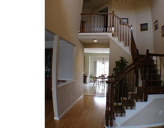 2nd image of 16 Dayna Ln