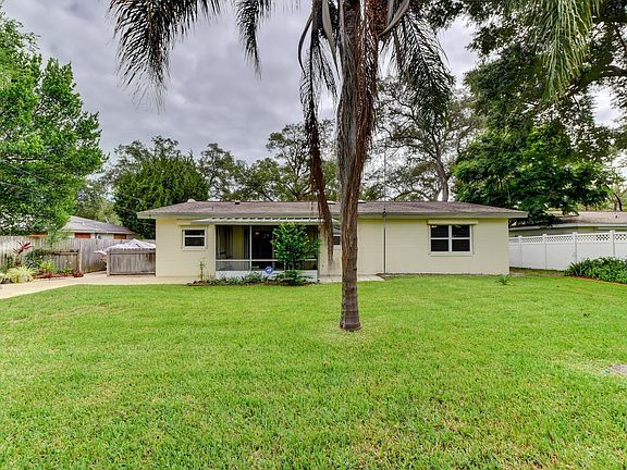 5th image of 916 Woodmere Cir