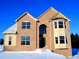 1051 Doral Dr, Troy, MI 48085