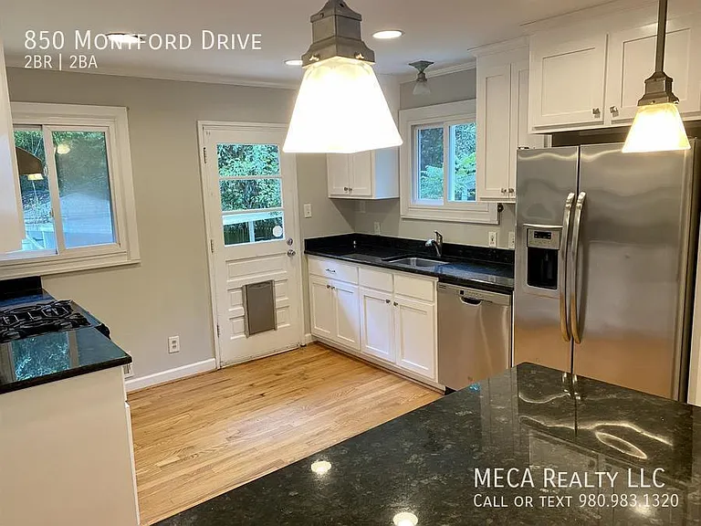 850 Montford Dr — Photo 7