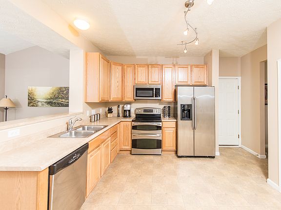 2nd image of 2857 Ambridge Dr
