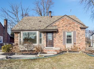 22705 Rosedale St, Saint Clair Shores, MI 48080
