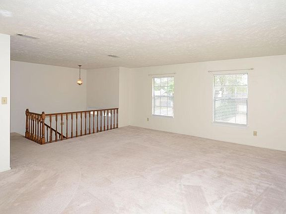 3rd image of 3215 Birch Creek Dr