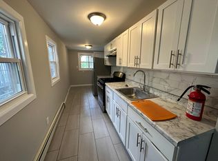 690 S 18th St #1D, Newark, NJ 07103