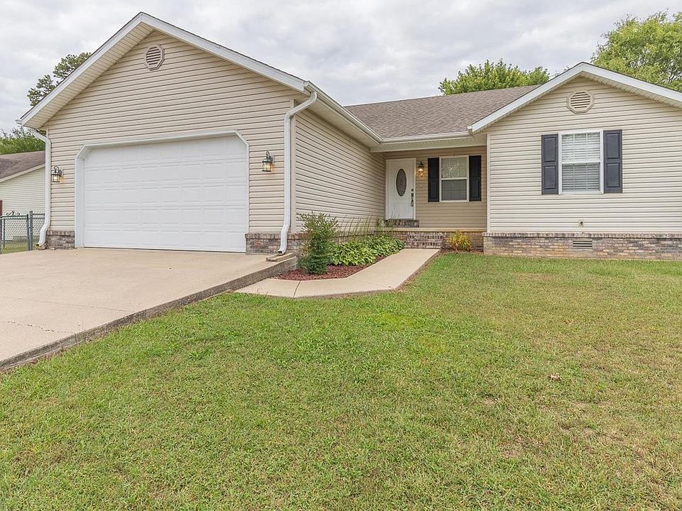 1st image of 966 Sunny Valley Ln
