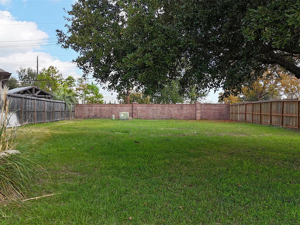 1st image of 18006 Lovett Ln