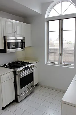 Sold by Real Estate Investors Group LLC | media 20