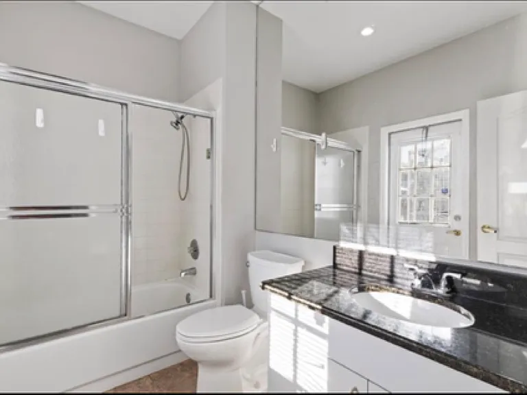Blenheim Dr — Photo 17