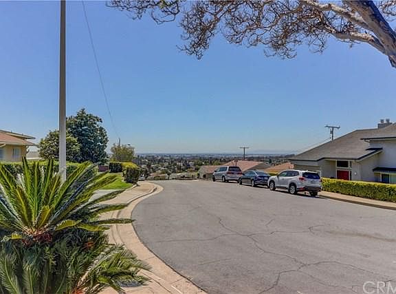 3rd image of 1320 Stone Gate St