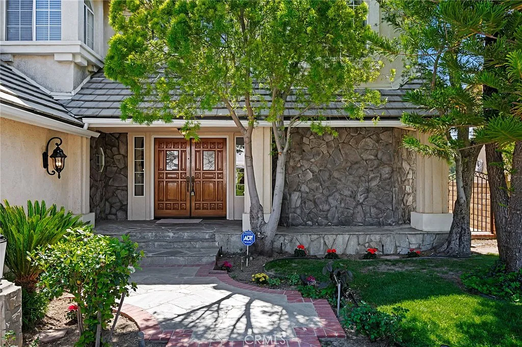 5 bed, 4.5 bath, 3826 sqft, $6,500 — Photo 3