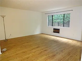 2 bed, 1.5 bath, 1000 sqft, $2,599 — Photo 3