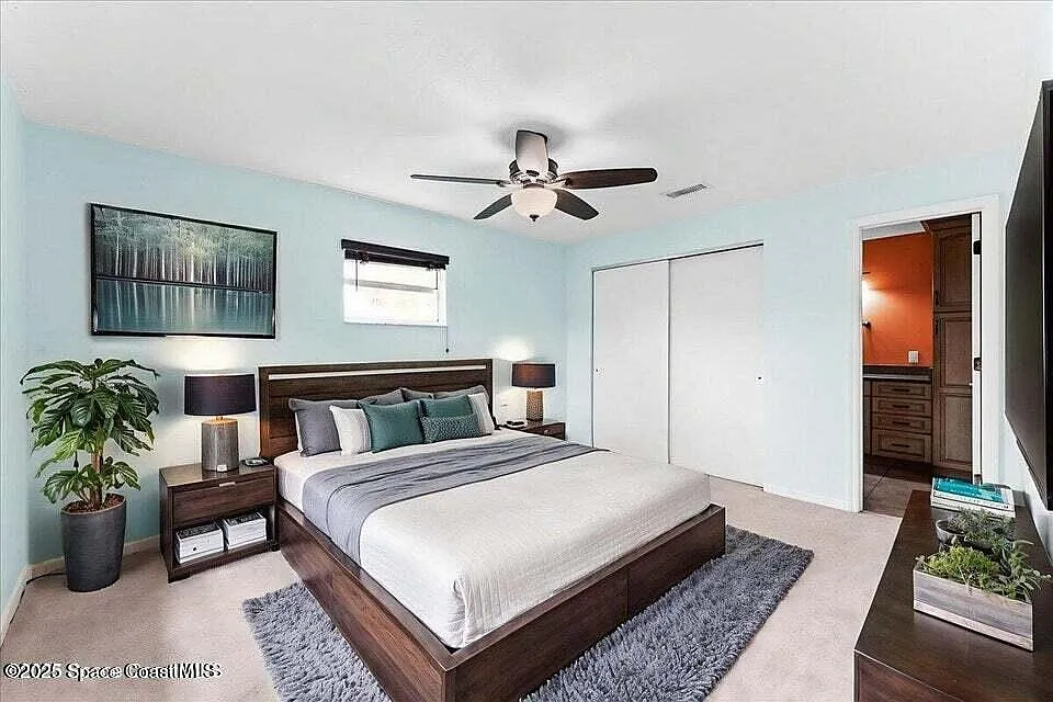 3 bed, 2.0 bath, 1401 sqft, $2,200 — Photo 3