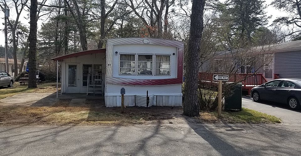 1st image of 525 Riverleigh Ave