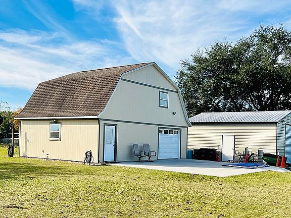 1440 SF “Barn” & 24’x28’ bld