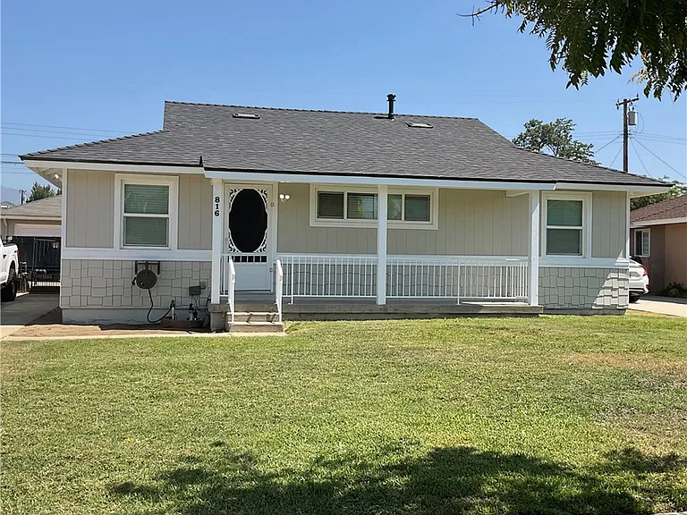 816 W G St — Photo 1