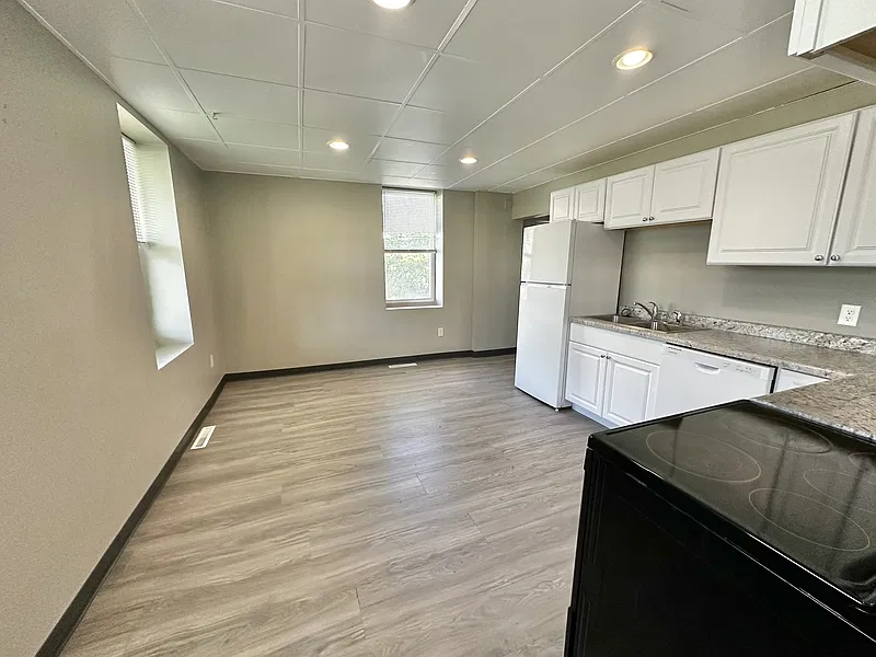 3 bed, 1.5 bath, $1,239 — Photo 4