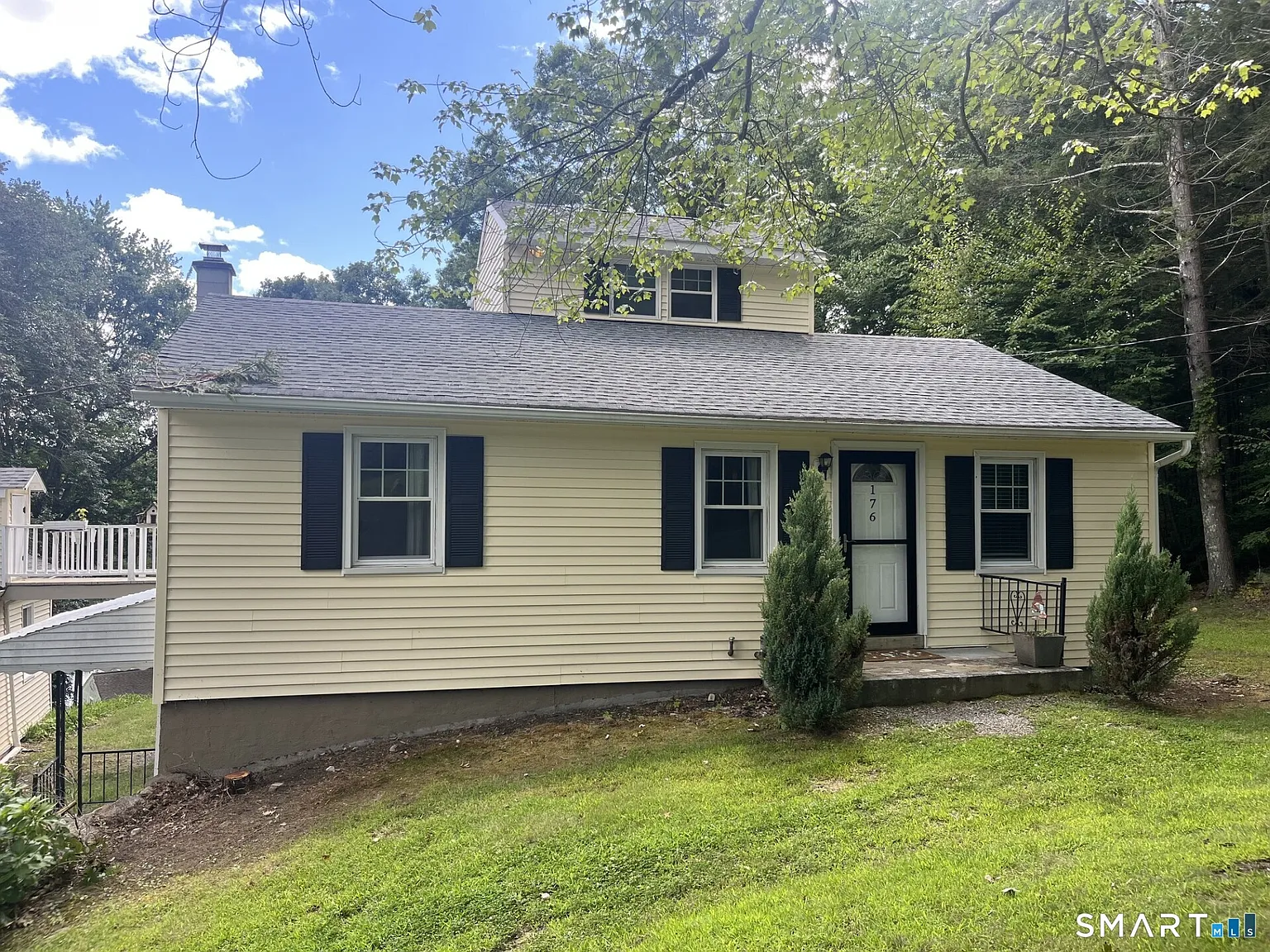 3 bed, 1.0 bath, 1382 sqft, $2,500 — Photo 2