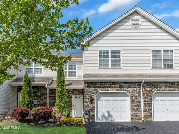 42 Santa Rosa Lane, Tinton Falls, NJ 07753