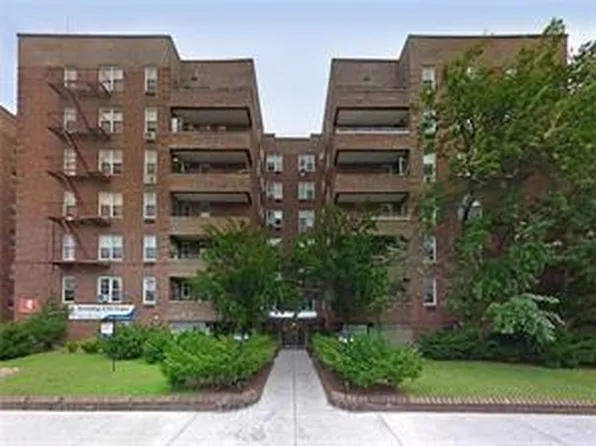 2727 Ocean Parkway image 1 of 1