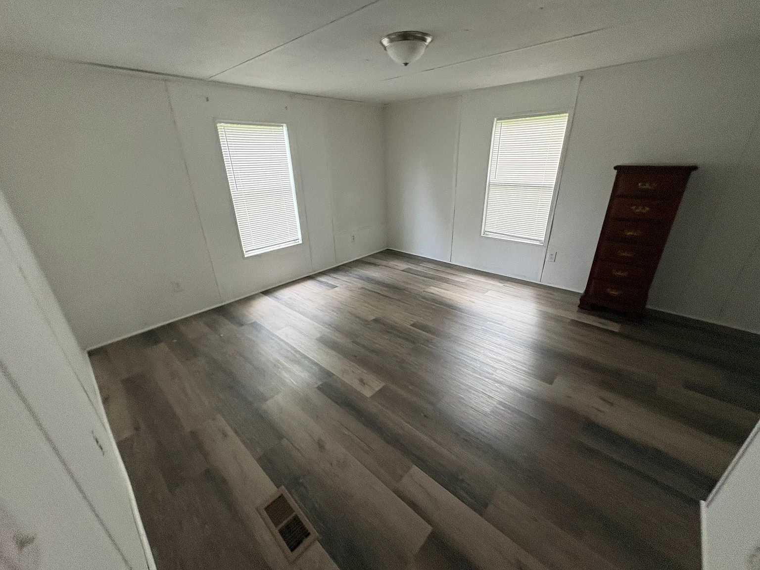 3 bed, 1088 sqft, $1,200 — Photo 2