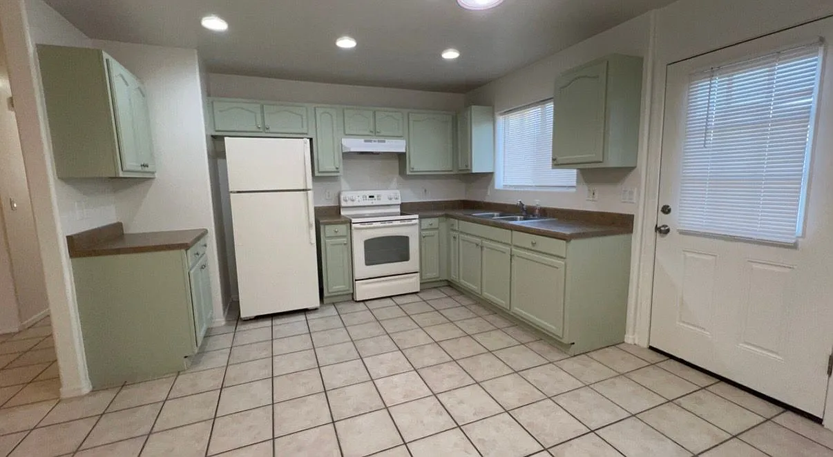 3 bed, 2.0 bath, 1030 sqft, $1,500 — Photo 1