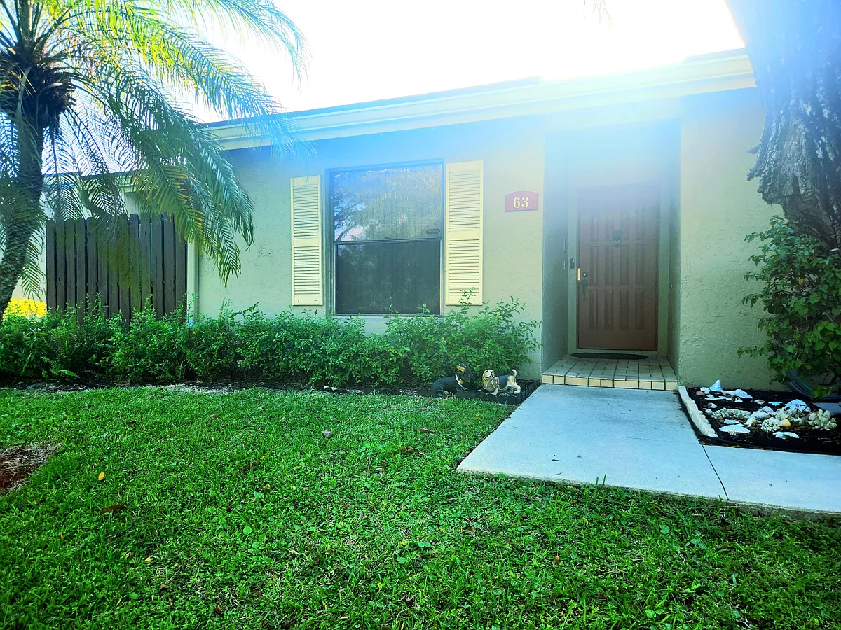 Building Photo - 63 Meadows Dr #6C