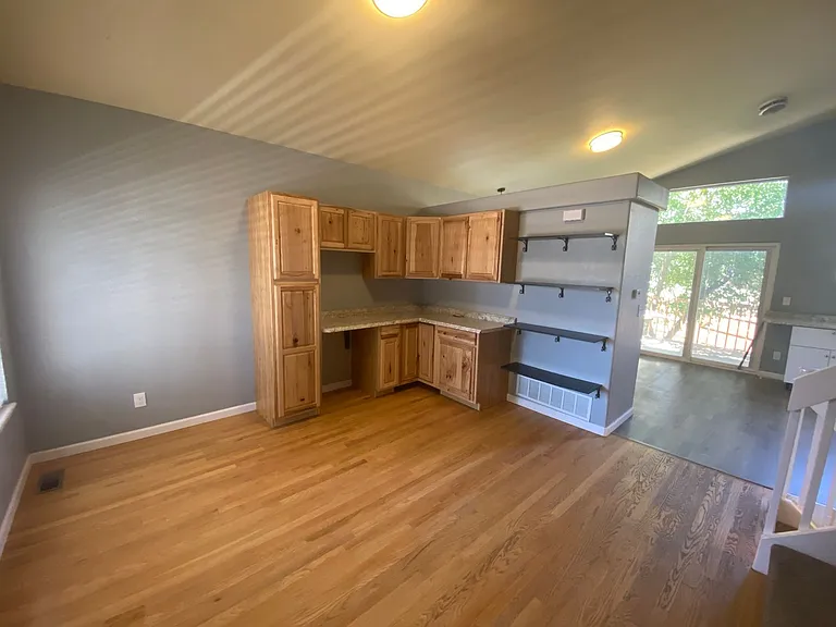 8665 Cloverleaf Cir — Photo 9