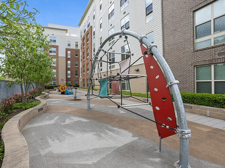 Gilliam Place — Photo 12
