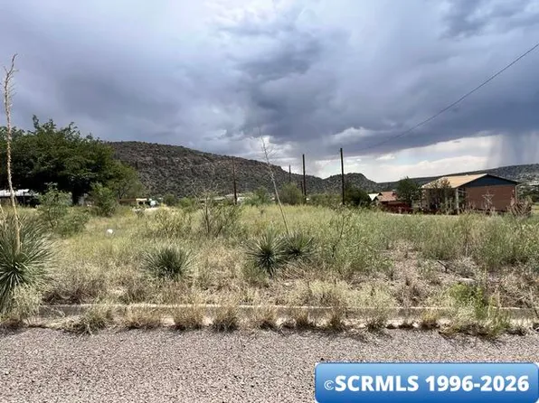 900 Rogers St, Bayard, NM 88023