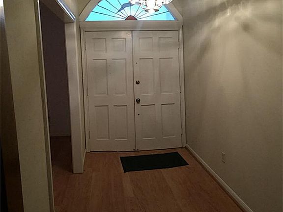 2nd image of 4118 Clovernook Ln