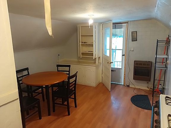 5th image of 3222 E 130th St #3
