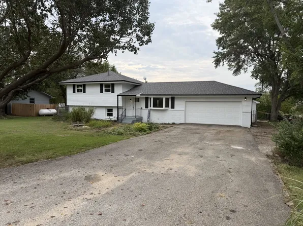 349 W Robson Rd, Salina, KS 67401