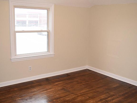 5th image of 14012 Viola Ave