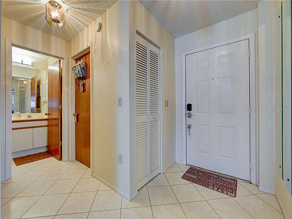 4th image of 354 Oak Hill Dr